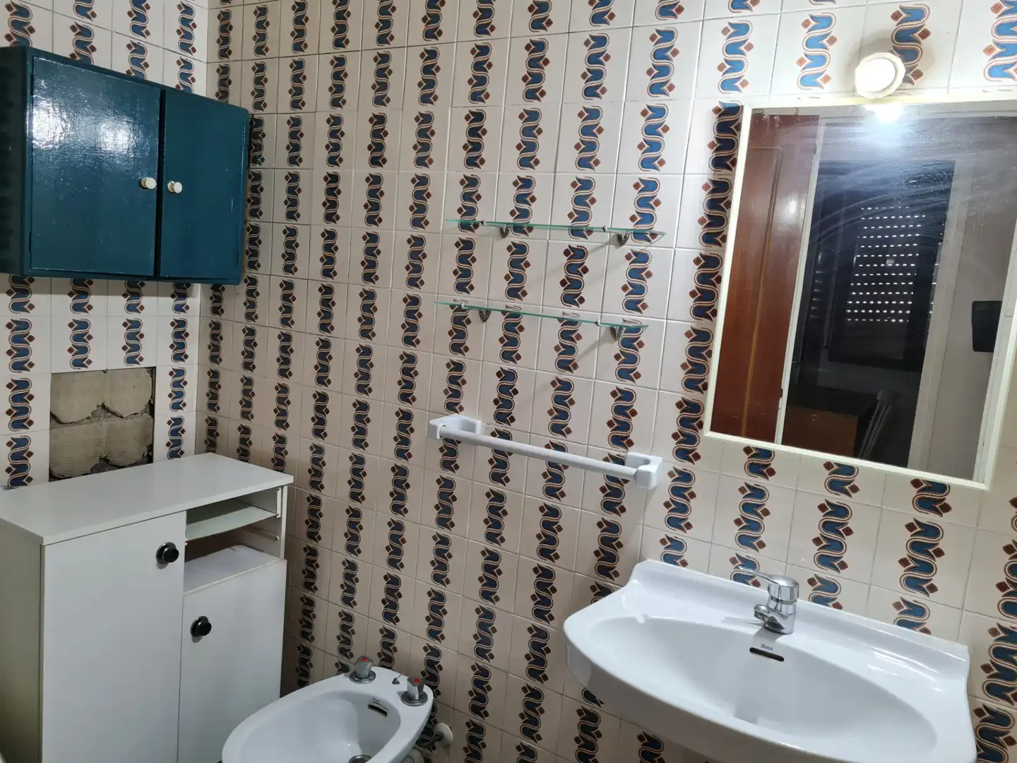 Baño de Piso en venta en Girona con Calefacción y Horno