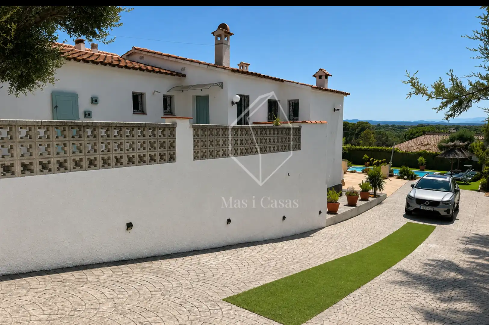 Vista exterior de Casa o xalet en venda en L'Escala amb Aire condicionat, Calefacció i Jardí privat