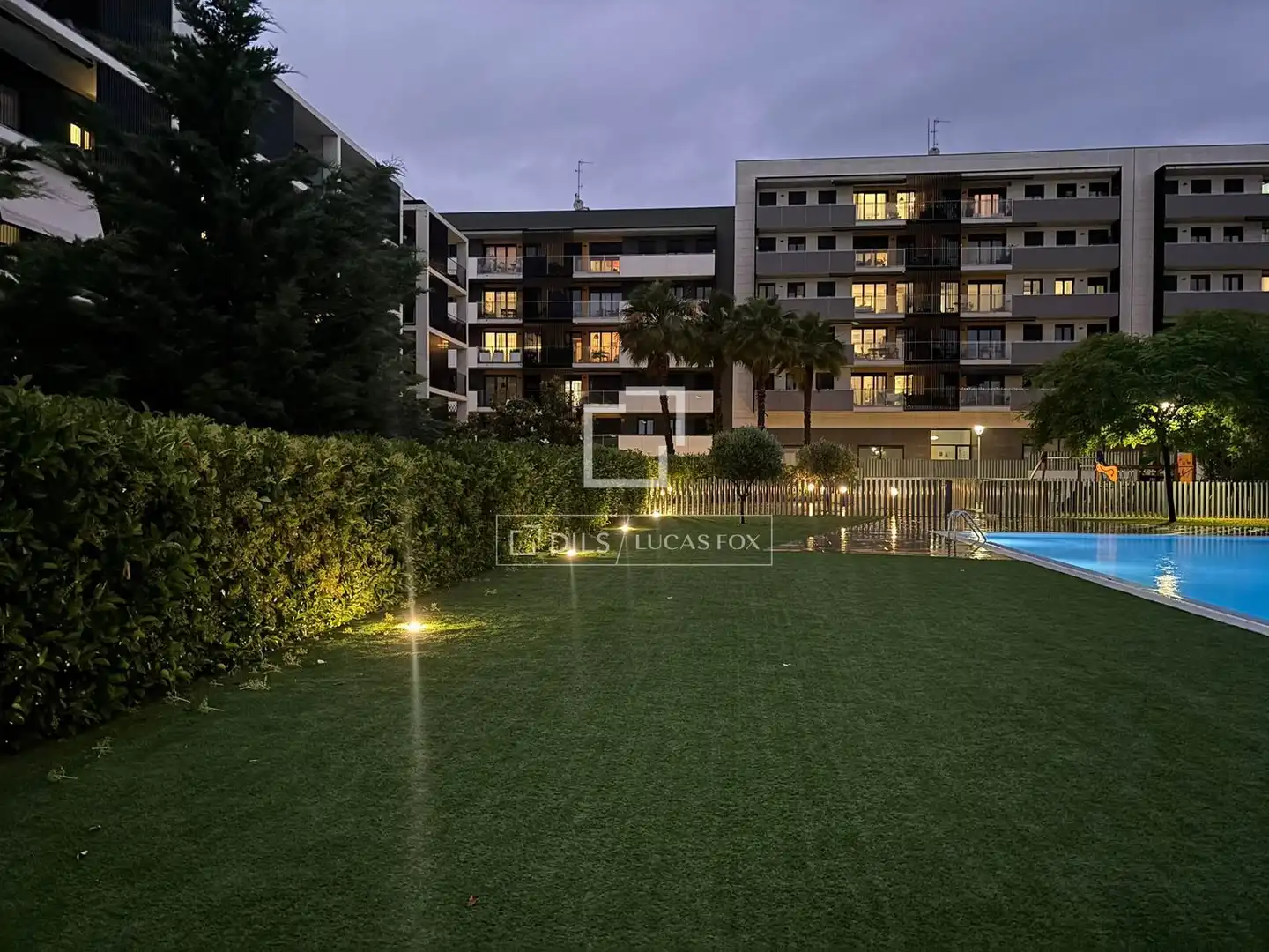 Terrassa de Pis en venda en Sant Just Desvern amb Aire condicionat, Jardí privat i Parquet