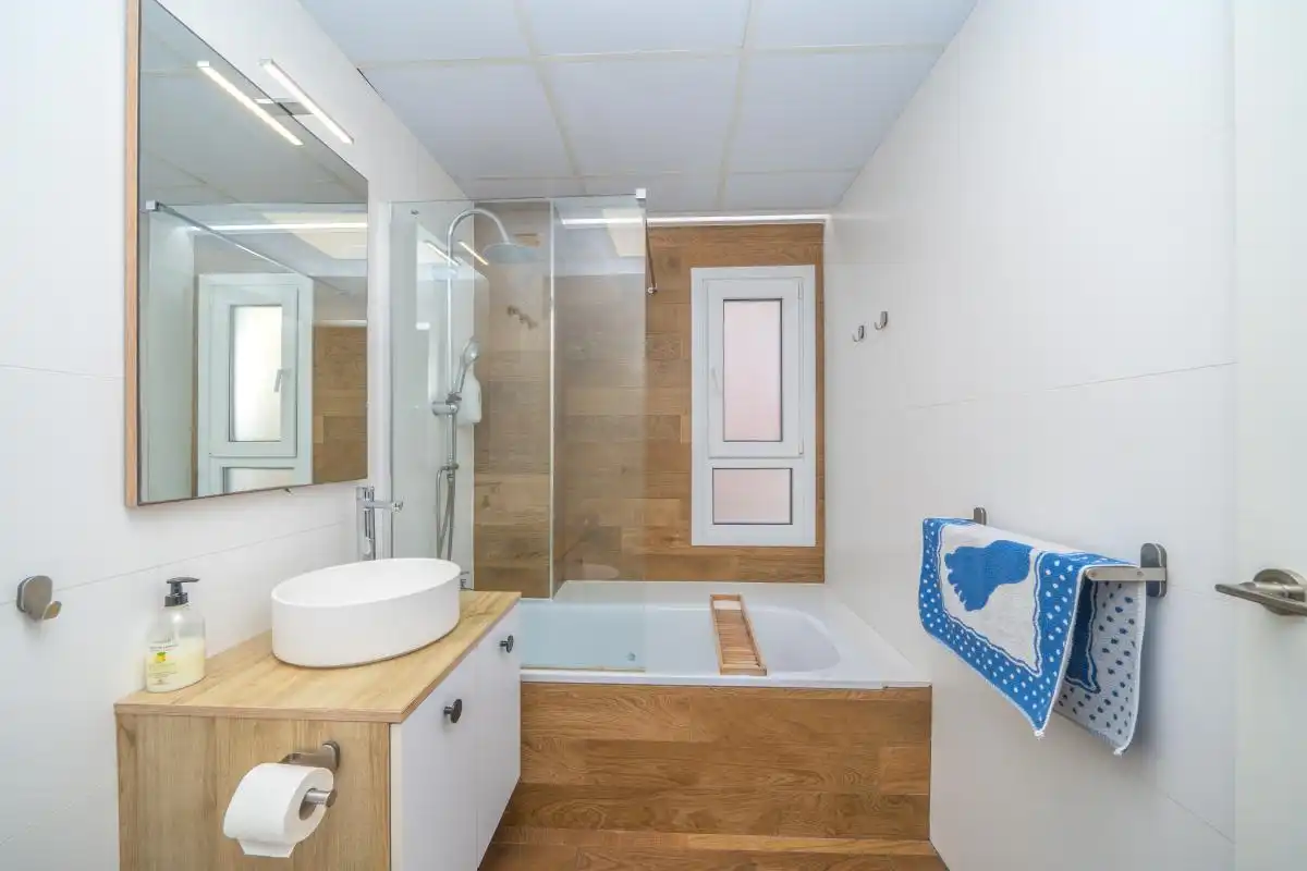 Bany de Edifici en venda en Santa Pola amb Alarma