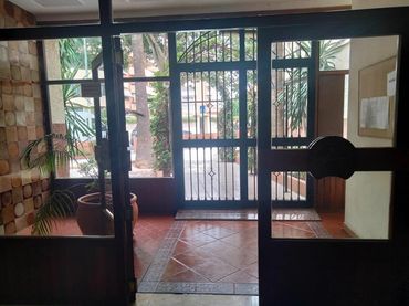 Pis amb piscina de lloguer a Calle Obispo Herrera Oria 1