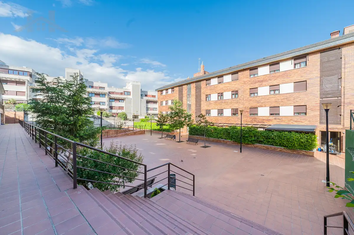 Terraza de Ático en venta en Arroyomolinos (Madrid) con Aire acondicionado, Calefacción y Jardín privado