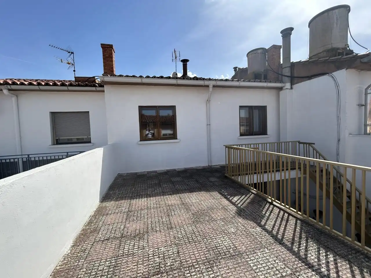 Vista exterior de Casa adosada en venda en Cintruénigo amb Calefacció, Jardí privat i Terrassa