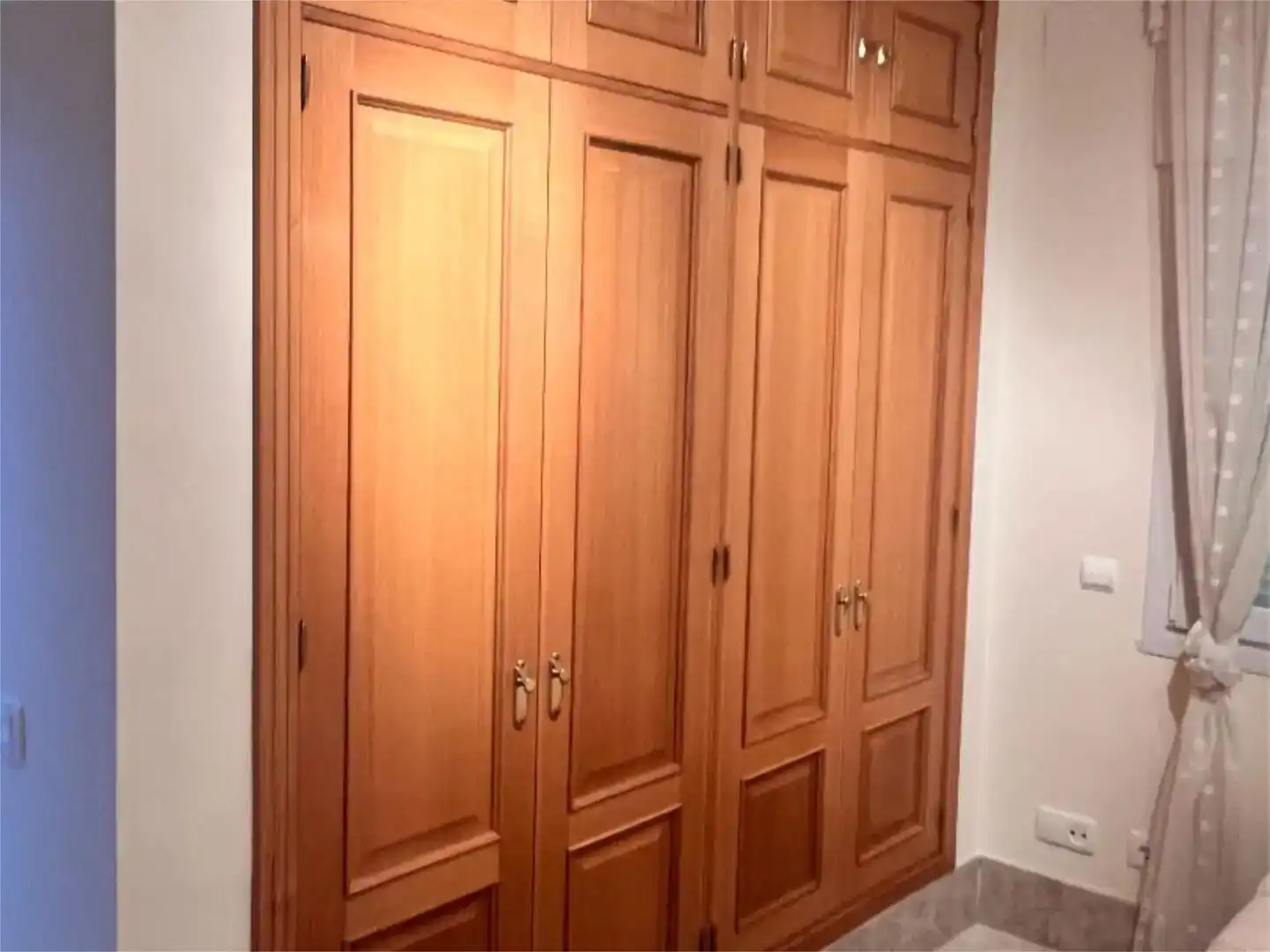 Wohnung zur Miete in Marbella mit Klimaanlage, Privatgarten und Möbliert
