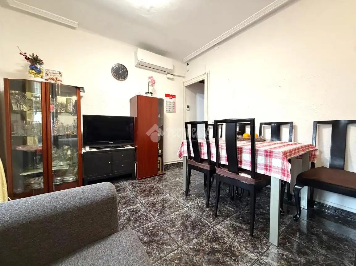 Flat for sale in Salut - Lloreda, imagen 2