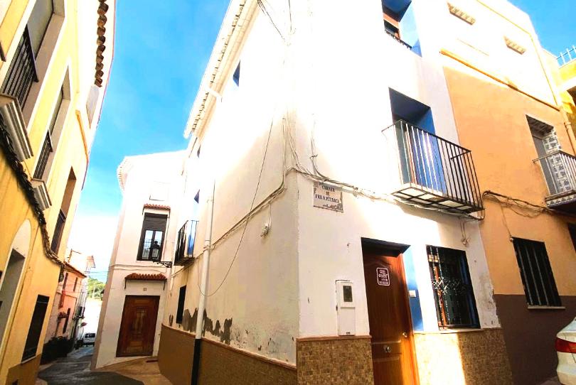 Foto 1 de Casa adosada en venda a Carrer de Fra Domingo Pitarch, Artana, Castellón