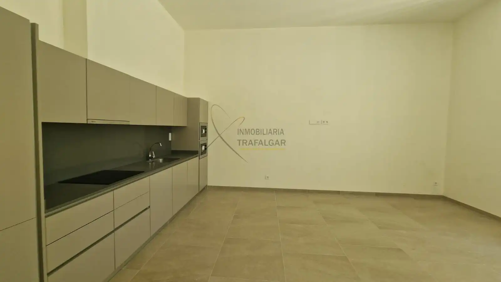 Cuina de Pis de lloguer en Valencia amb Aire condicionat, Parquet i Balcó