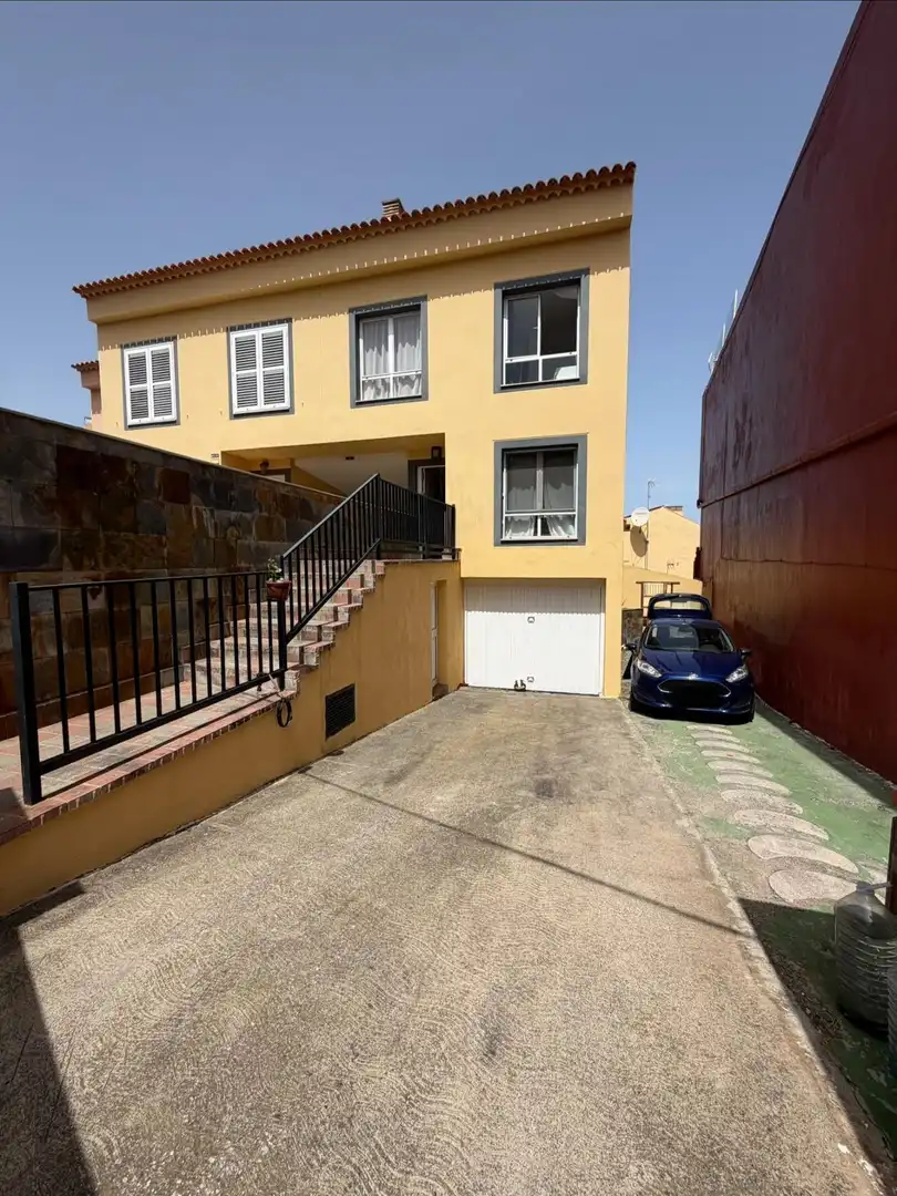 Maison mitoyenne avec terrasse à vendre à Tegueste