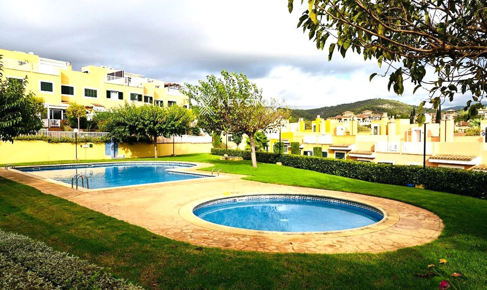 Swimming pool of Single-family semi-detached for sale in  Palma de Mallorca  with Air Conditioner, Terrace and Storage room