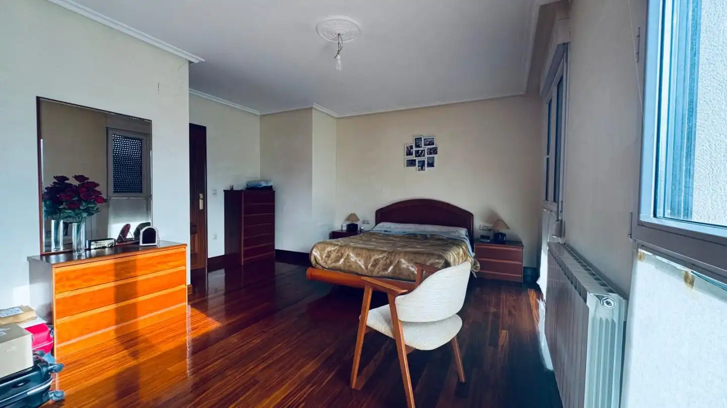 Habitación de Casa adosada en venta en Andoain con Calefacción, Jardín privado y Terraza