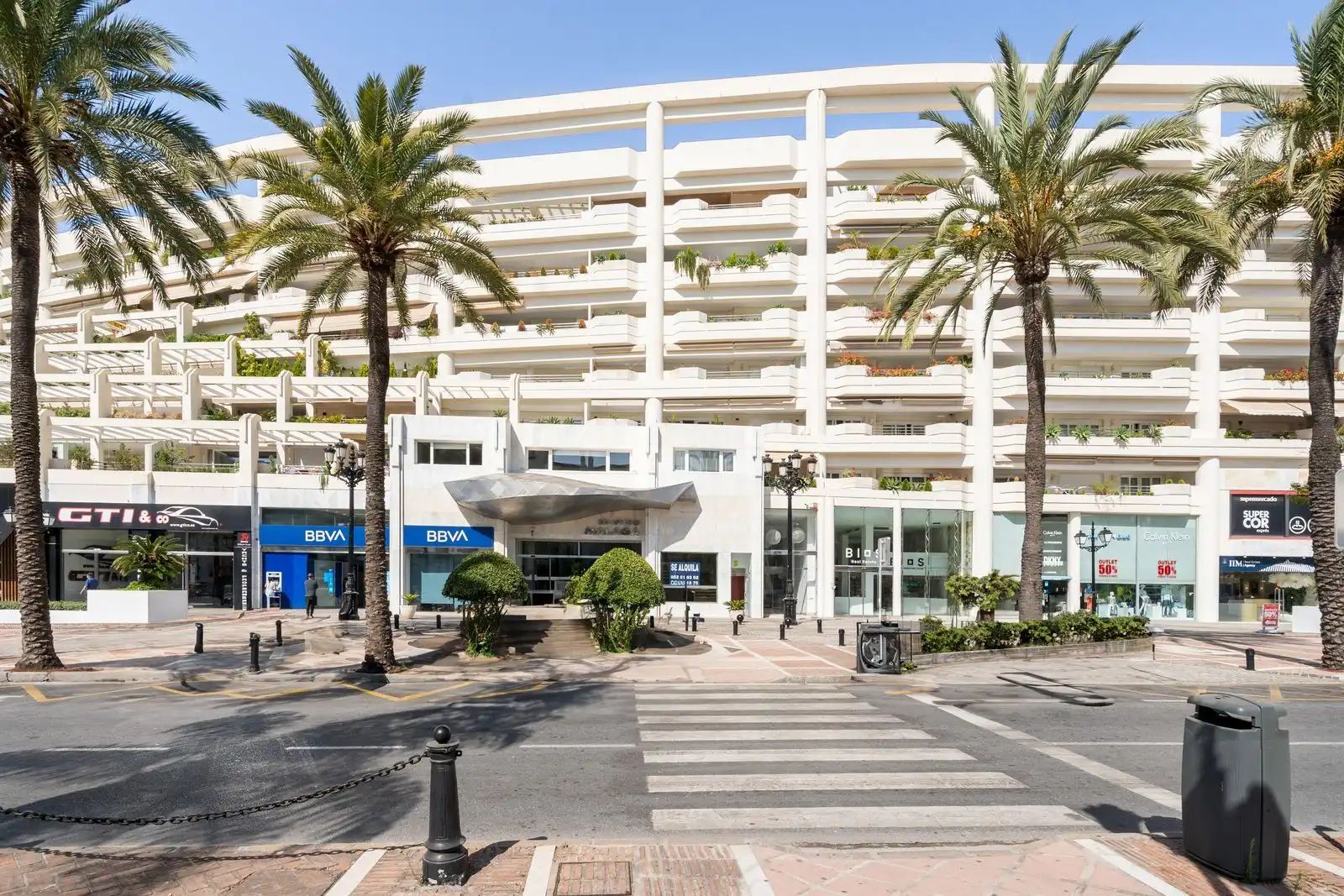 Vista exterior de Apartament en venda en Adeje amb Aire condicionat, Terrassa i Moblat