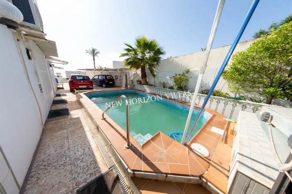 Casa amb terrassa en venda a El Palmeral, imagen 3