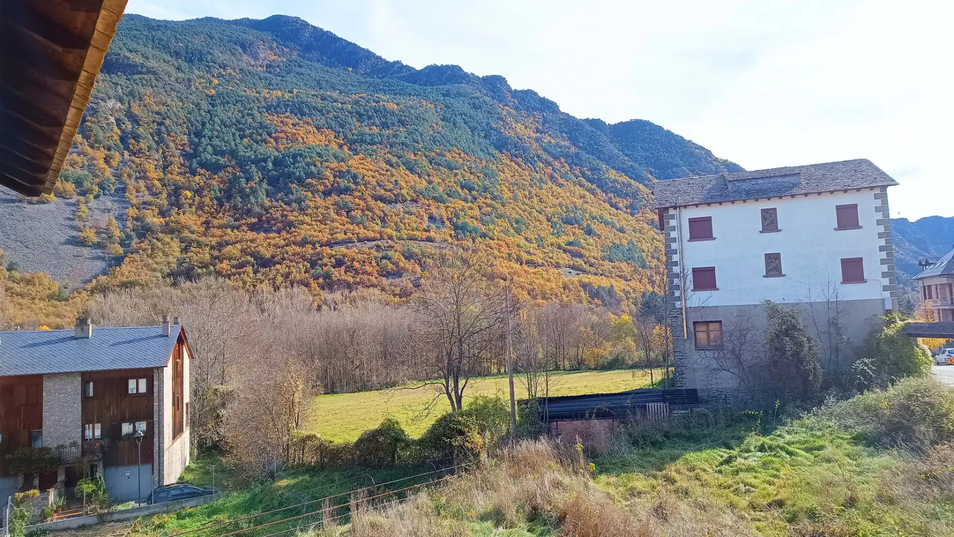 Vista exterior de Casa o xalet en venda en Vall de Cardós amb Jardí privat