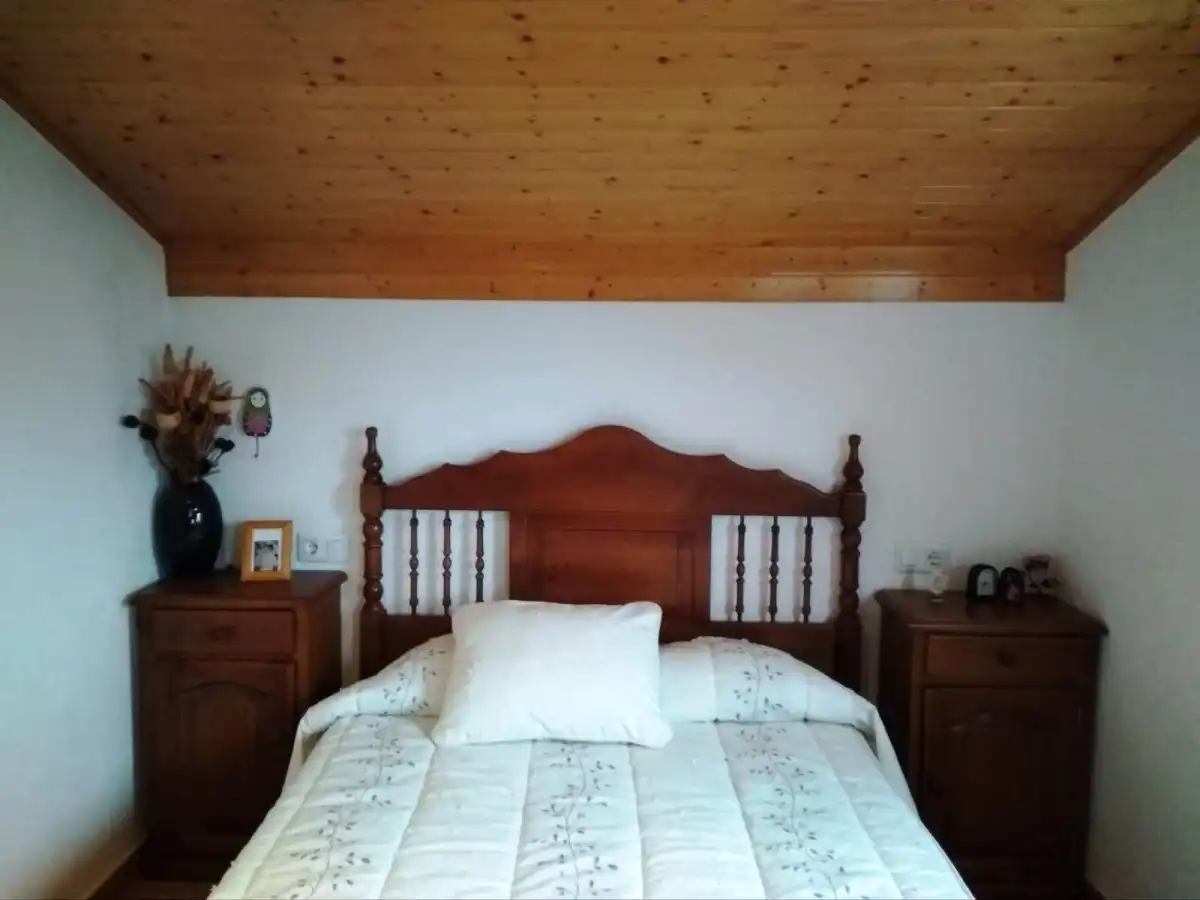 Schlafzimmer von Country house zum Verkauf in Oencia mit Terrasse, Abstellraum und Möbliert