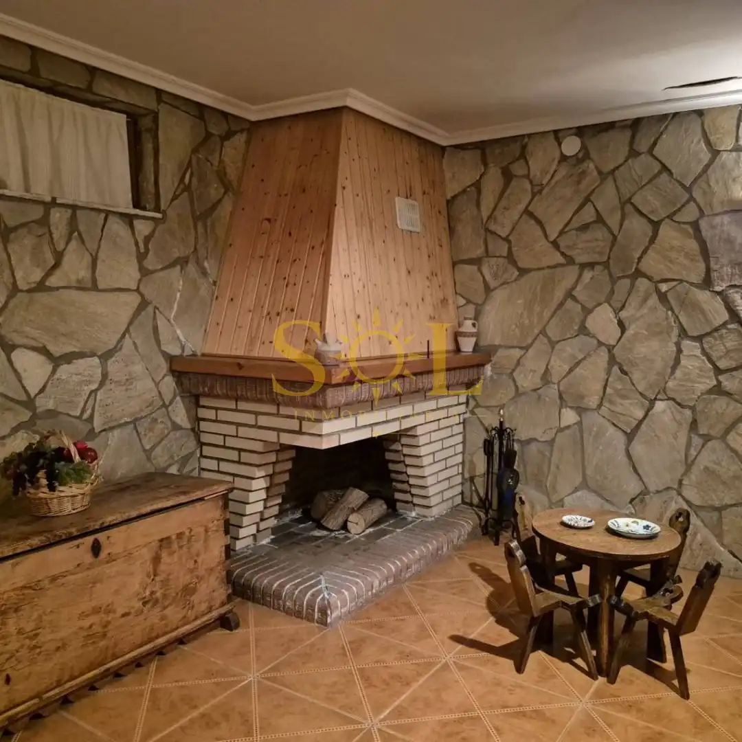 Casa o chalet en venta en Carrocera con Calefacción, Jardín privado y Terraza
