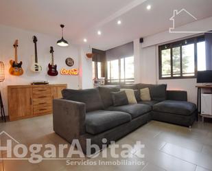 Sala d'estar de Pis en venda en Castellón de la Plana / Castelló de la Plana amb Calefacció, Jardí privat i Balcó