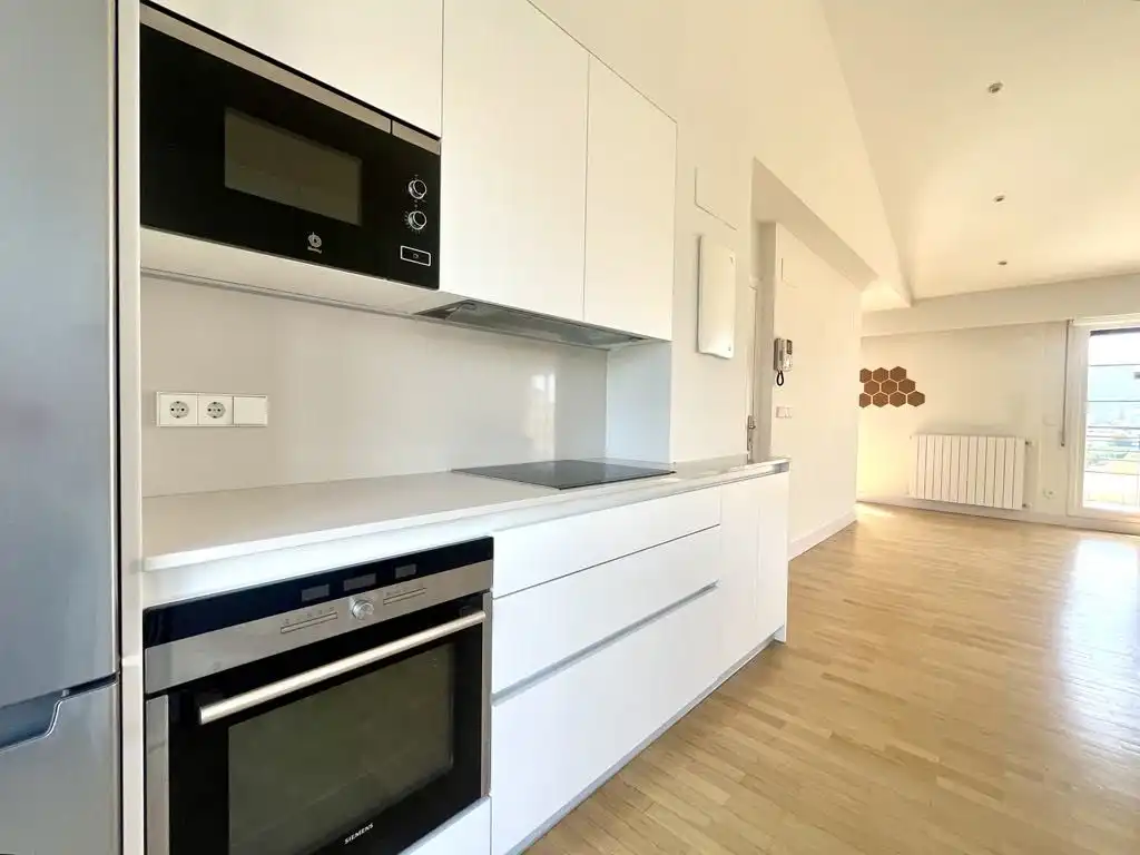 Wohnung zur Miete in Pinu Bidea, Aiete