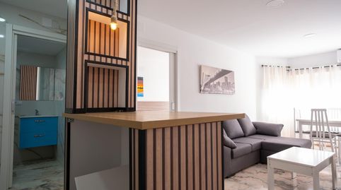 Foto 5 de Apartamento de alquiler en Parque Alcosa, Sevilla Capital