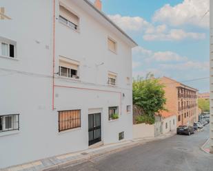 Vista exterior de Edifici en venda en Majadahonda