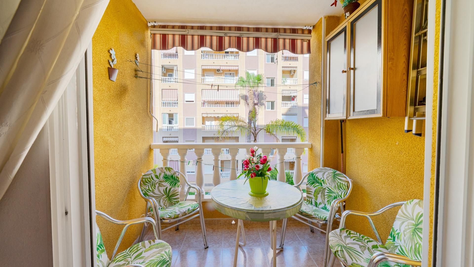 Terrassa de Apartament en venda en Torrevieja amb Balcó