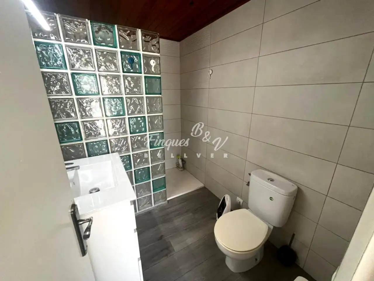 Badezimmer von Wohnungen zur Miete in Bellver de Cerdanya mit Heizung, Parkett und Terrasse