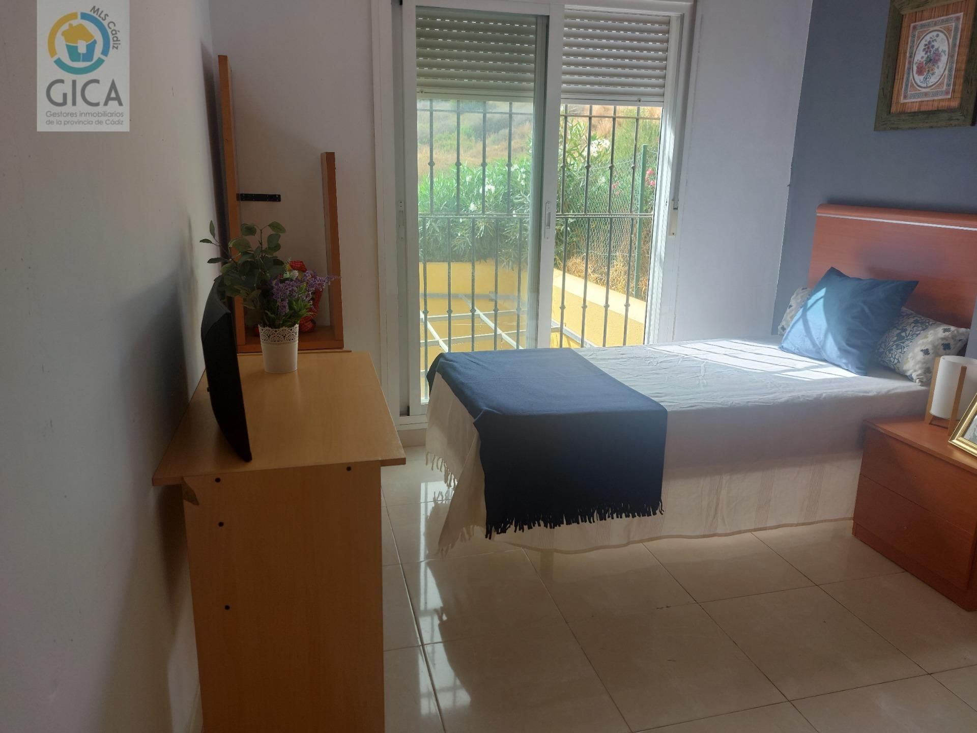 Dormitori de Pis en venda en Algeciras amb Jardí privat, Terrassa i Traster