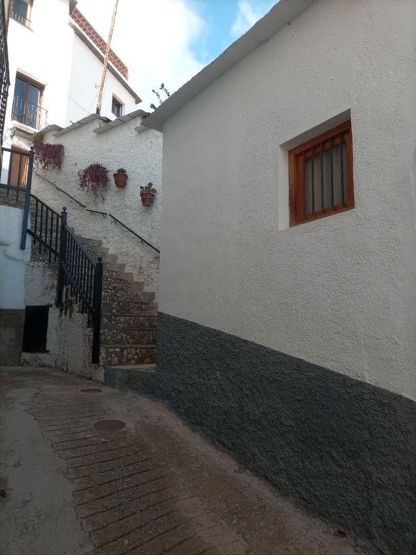 Vista exterior de Casa o xalet en venda en Alpujarra de la Sierra amb Calefacció, Jardí privat i Traster