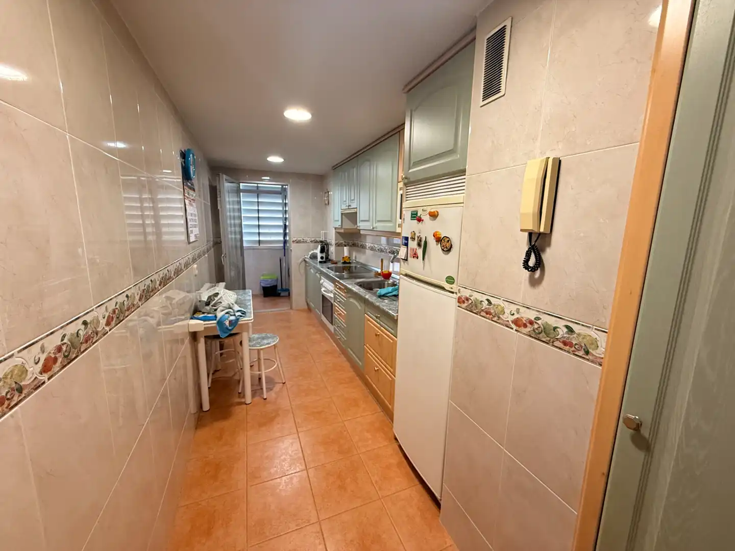 Kitchen of Flat for sale in Madrid  with Heating, Terrace and Storage room