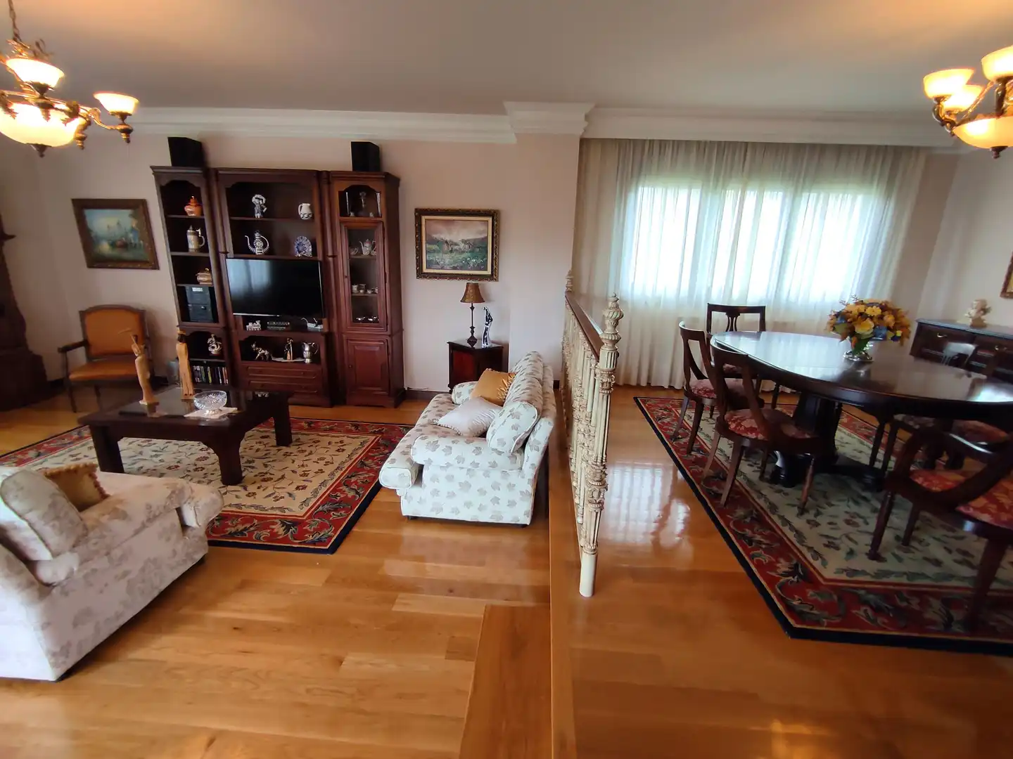 Sala d'estar de Casa o xalet en venda en Gondomar amb Jardí privat, Parquet i Terrassa