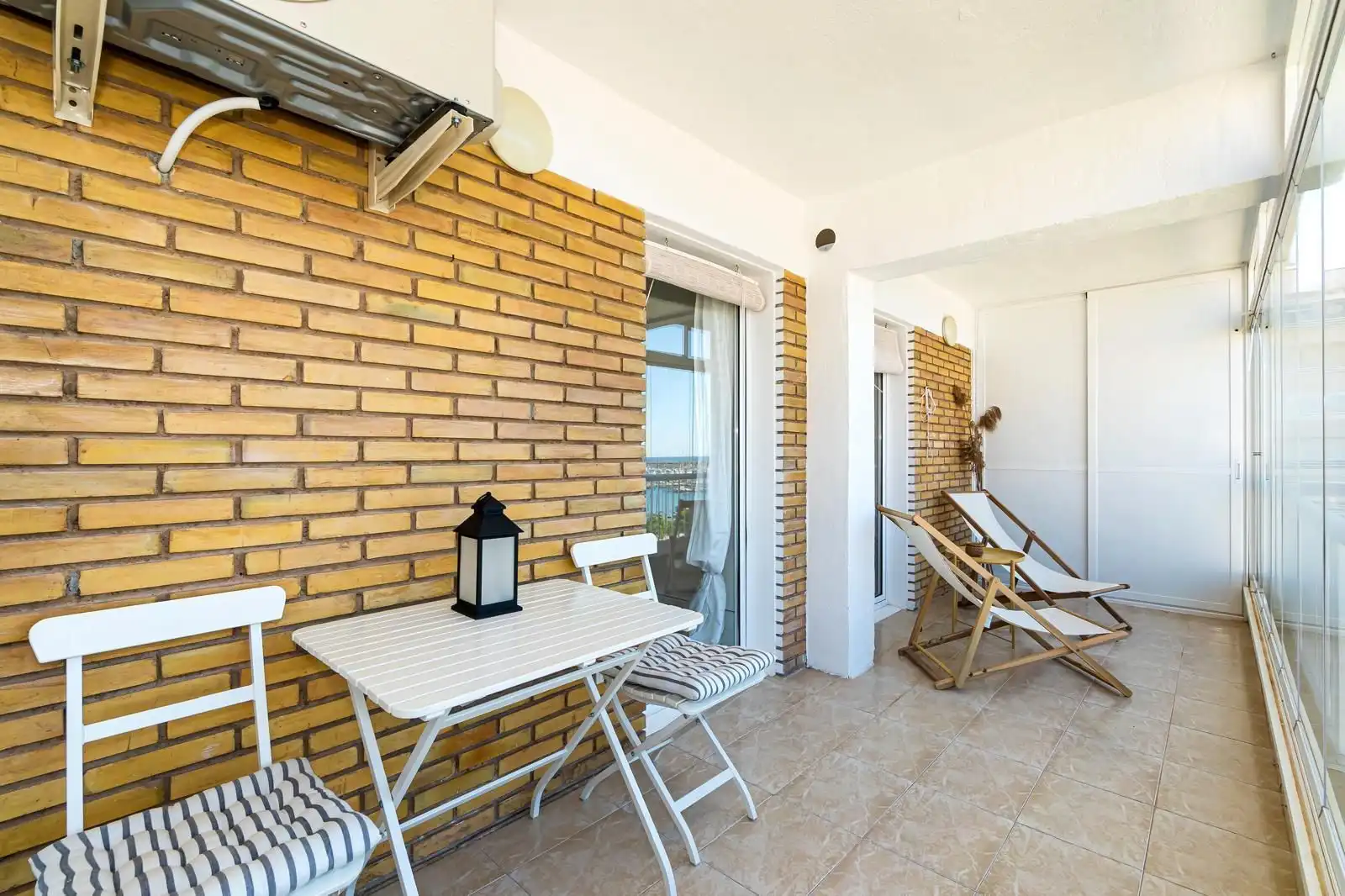 Terraza de Apartamento de alquiler en Torrevieja con Aire acondicionado, Calefacción y Terraza
