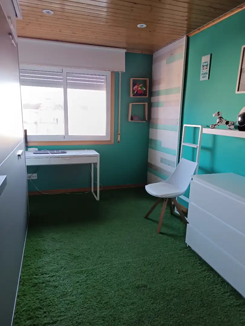 Schlafzimmer von Wohnung zur Miete in Pontevedra Capital  mit Heizung, Möbliert und Ofen