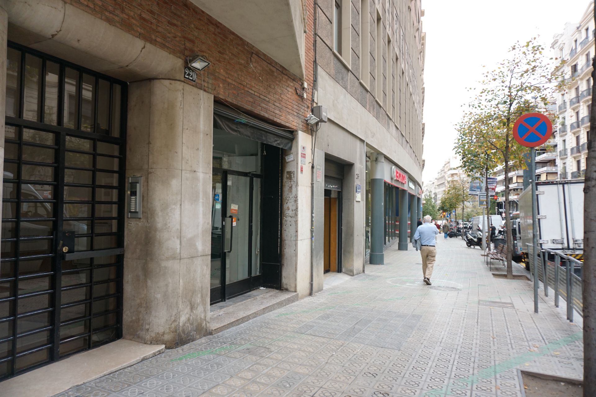 Exterior view of Premises for sale in  Barcelona Capital