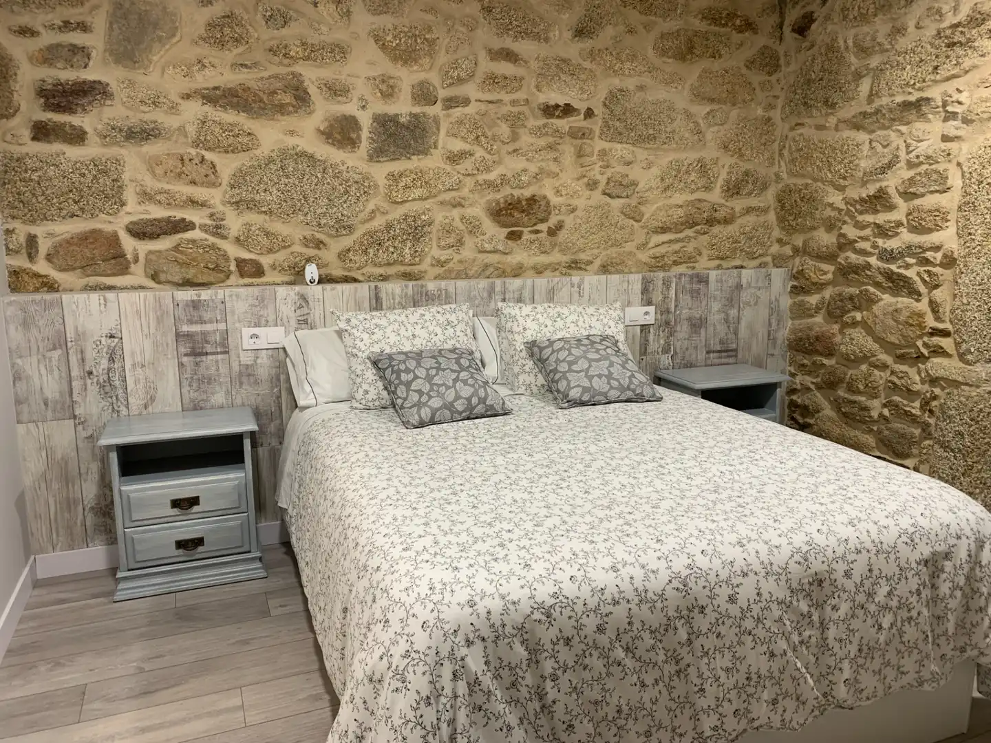 Dormitori de Finca rústica en venda en Muros amb Calefacció i Moblat