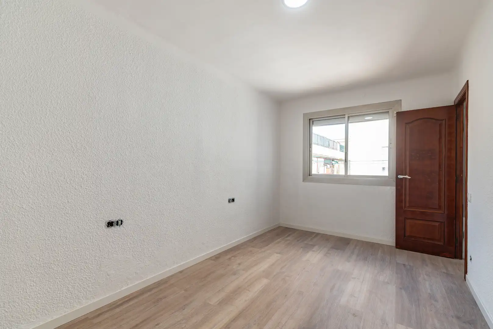 Bedroom of Flat for sale in Badalona  with Air Conditioner, Heating and Parquet flooring