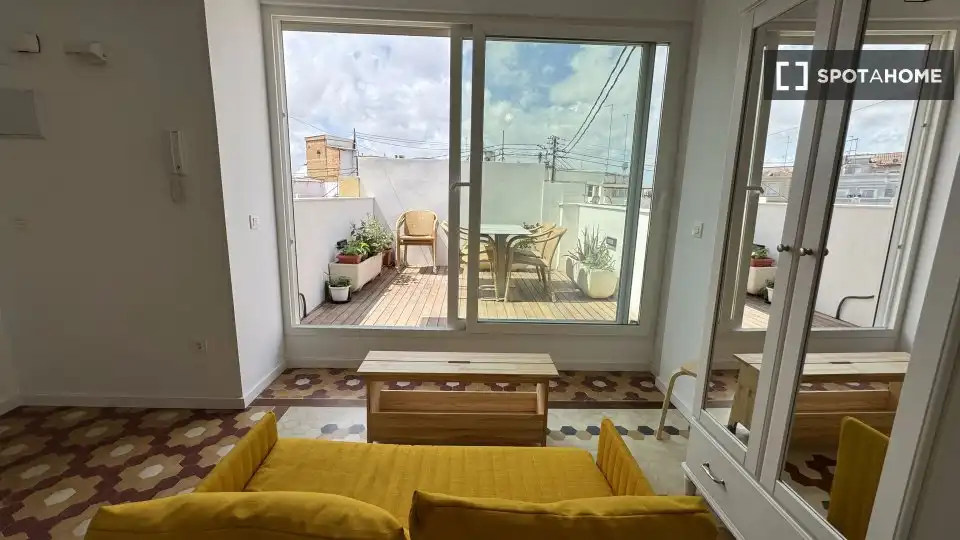 Terrasse von Wohnung zur untervermieten in Valencia mit Klimaanlage, Terrasse und Möbliert