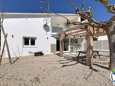 Casa con giardino in vendita a Carrer Pení