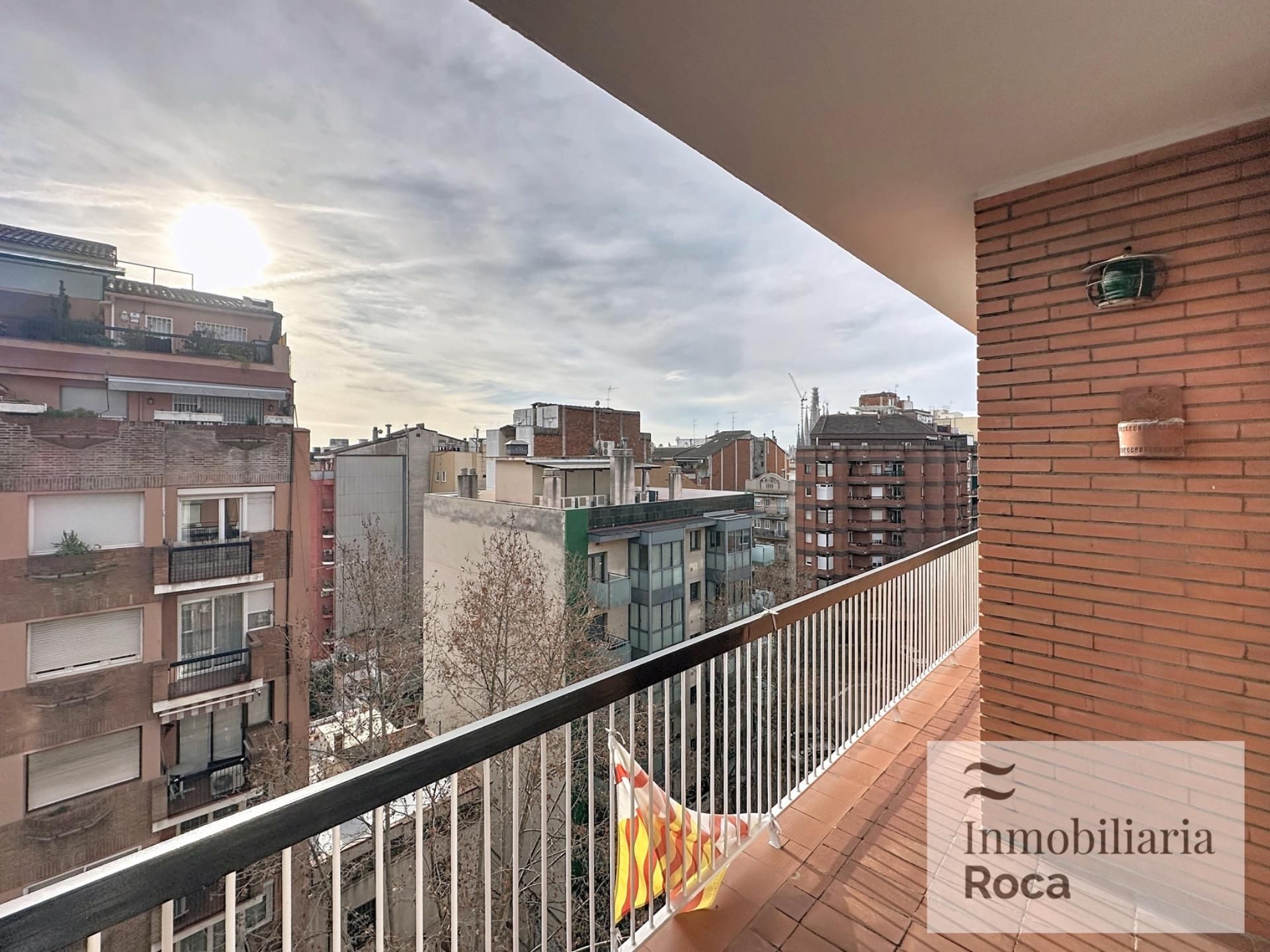 Vista exterior de Apartament en venda en  Barcelona Capital amb Balcó