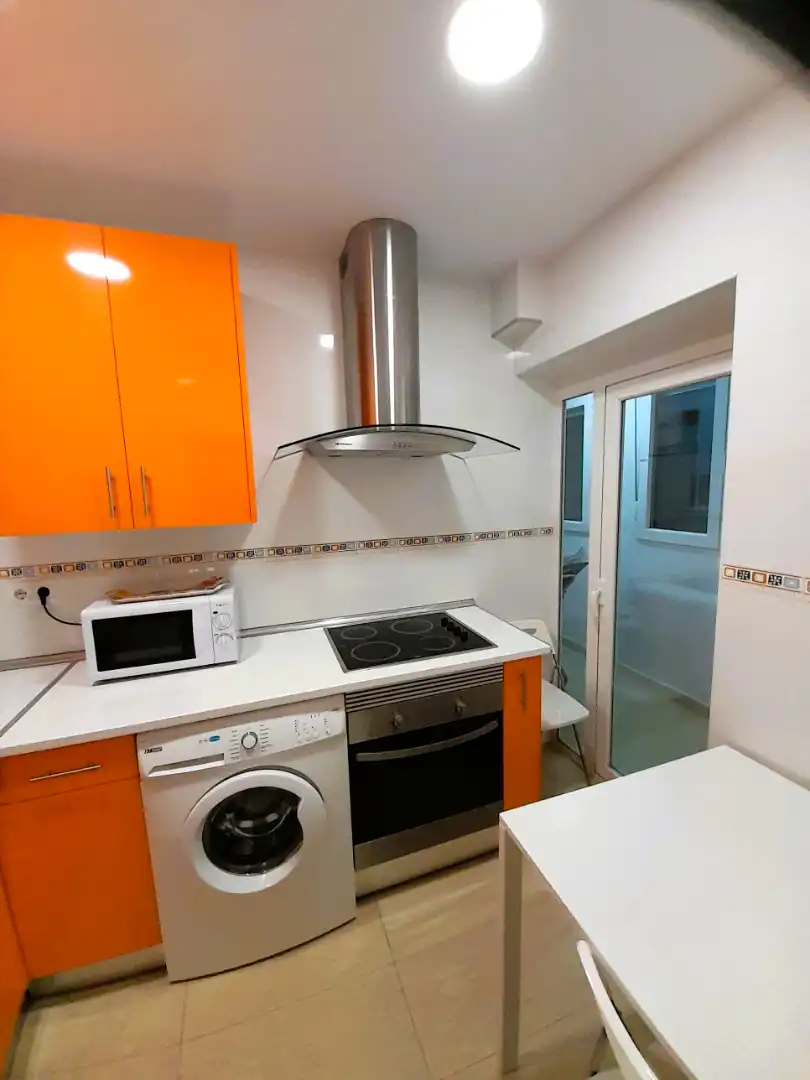Cuina de Apartament de lloguer en Valladolid amb Calefacció, Terrassa i Traster