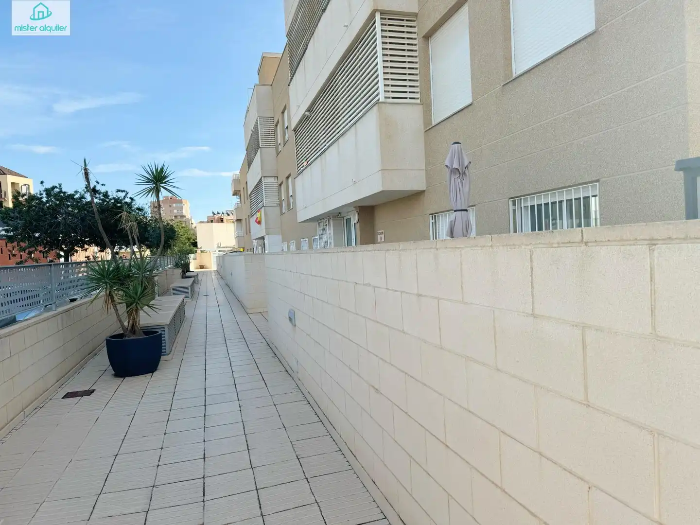 Vista exterior de Apartamento de alquiler en Sant Joan d'Alacant con Aire acondicionado, Jardín privado y Terraza