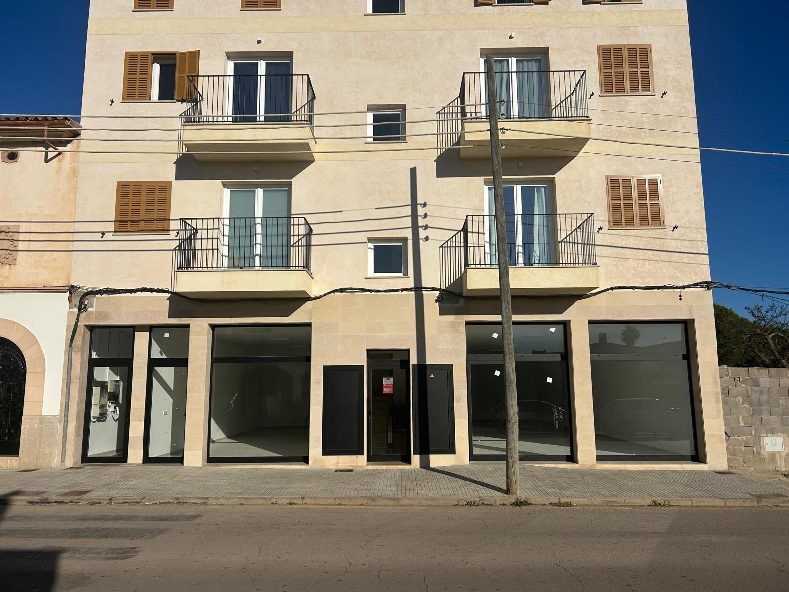 Vista exterior de Local de lloguer en Campos