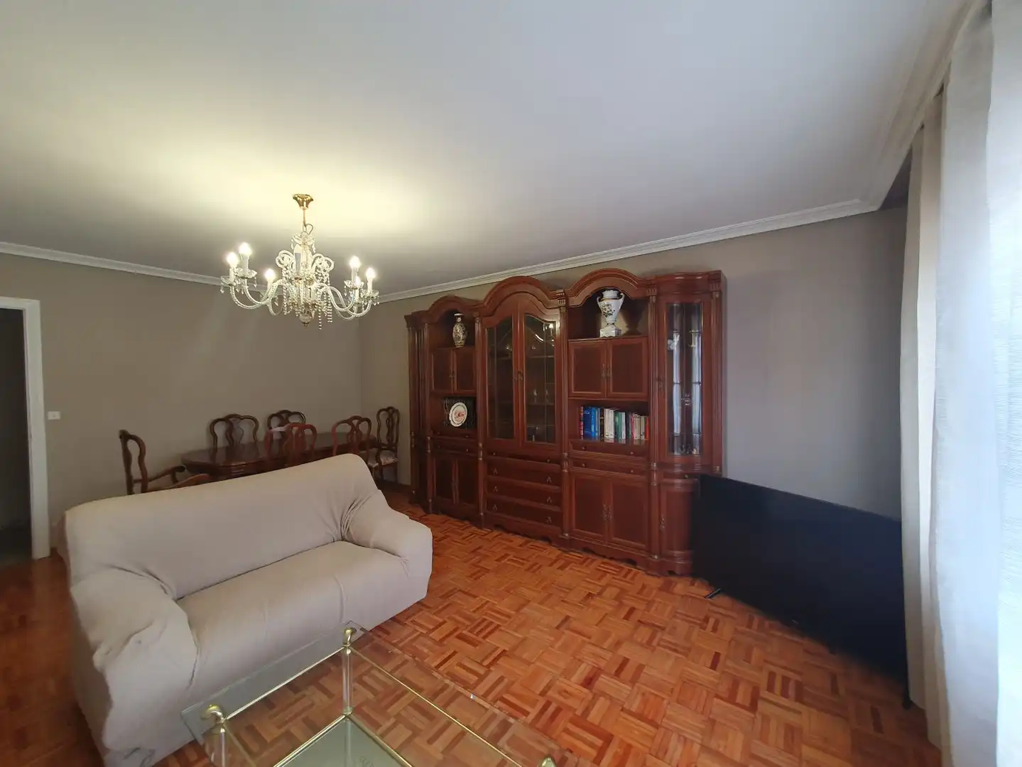 Sala d'estar de Pis de lloguer en Grado amb Calefacció