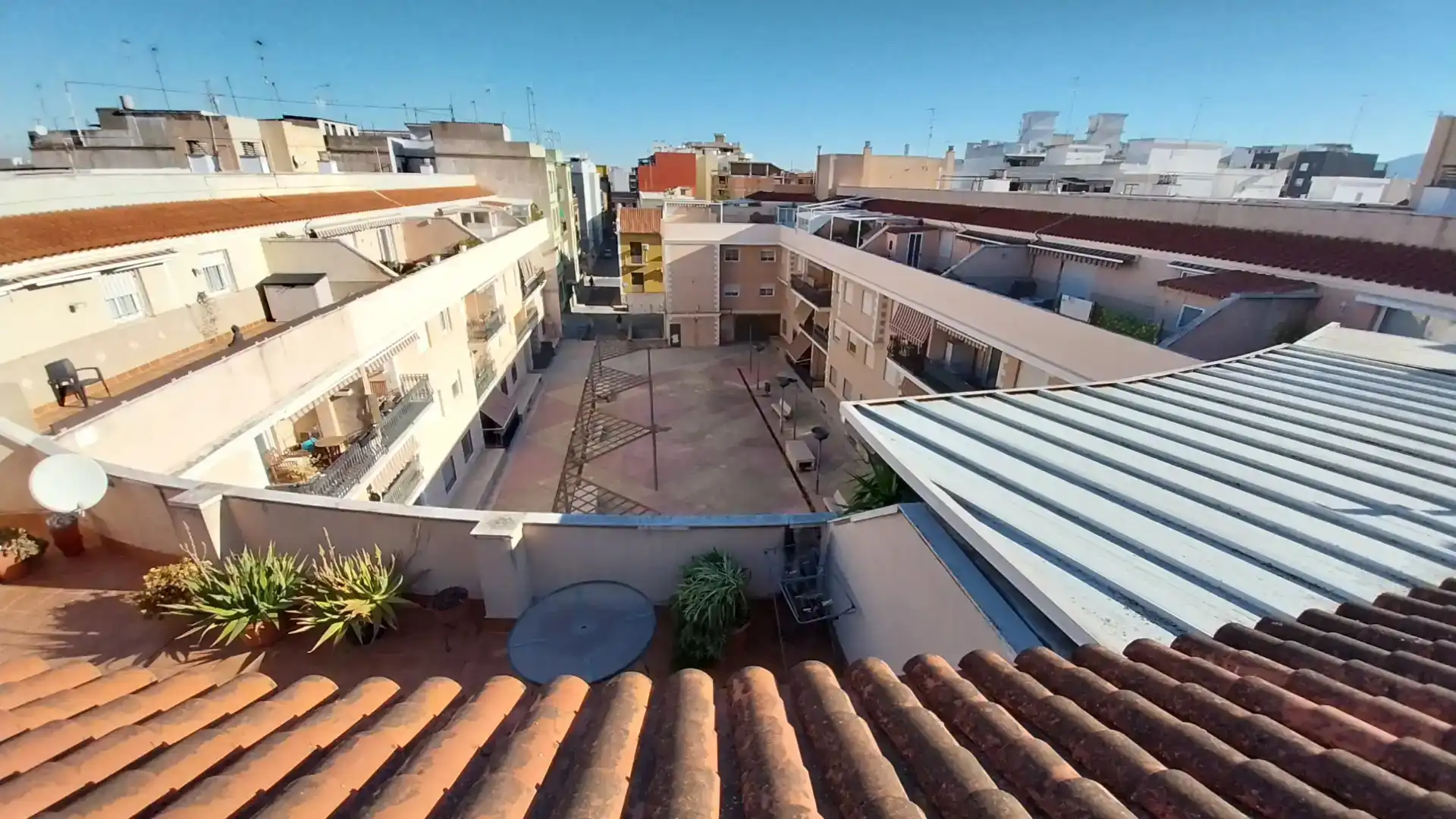 Vista exterior de Piso en venta en Carcaixent con Aire acondicionado y Trastero