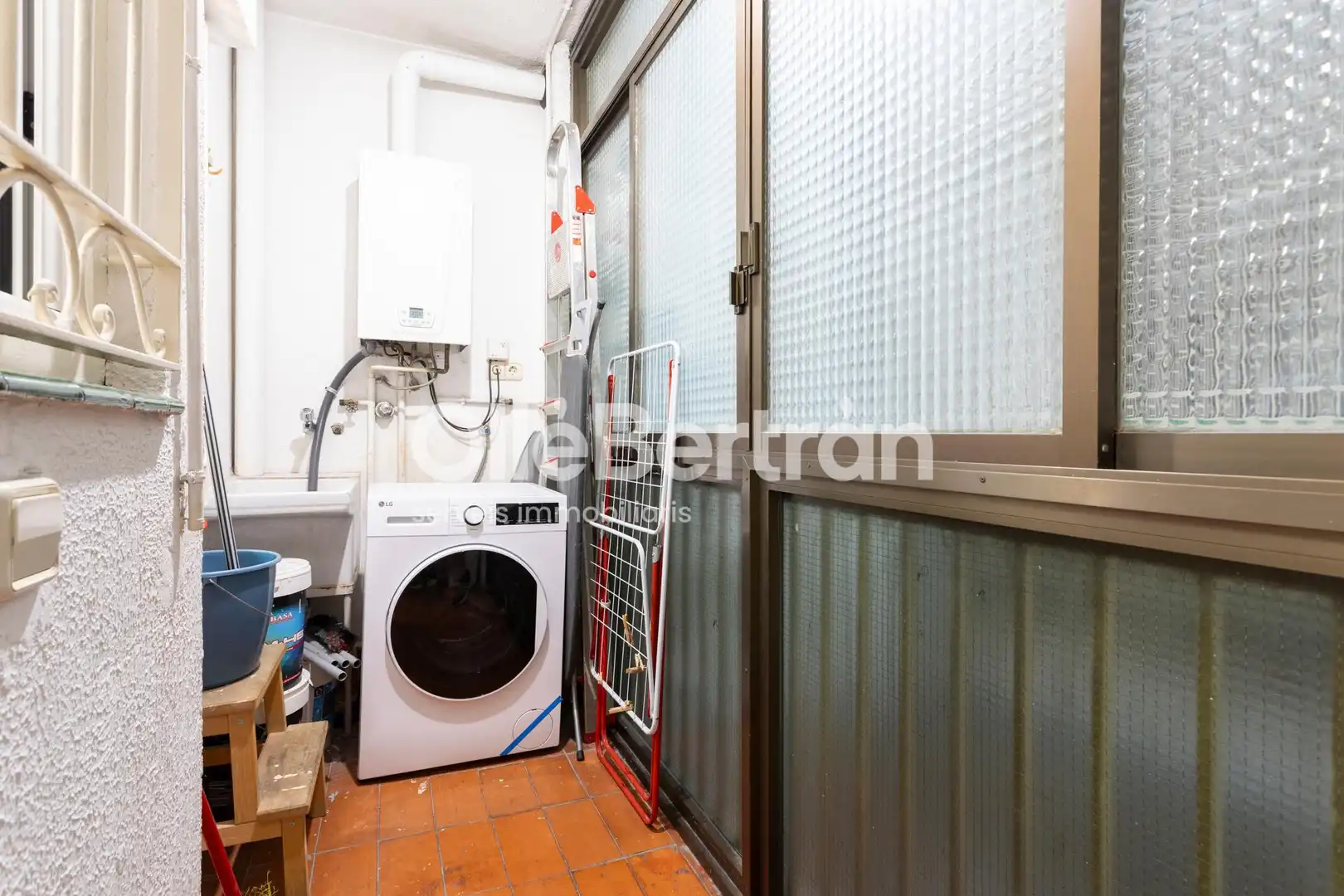 Piso en venta en Barcelona con Calefacción y Balcón