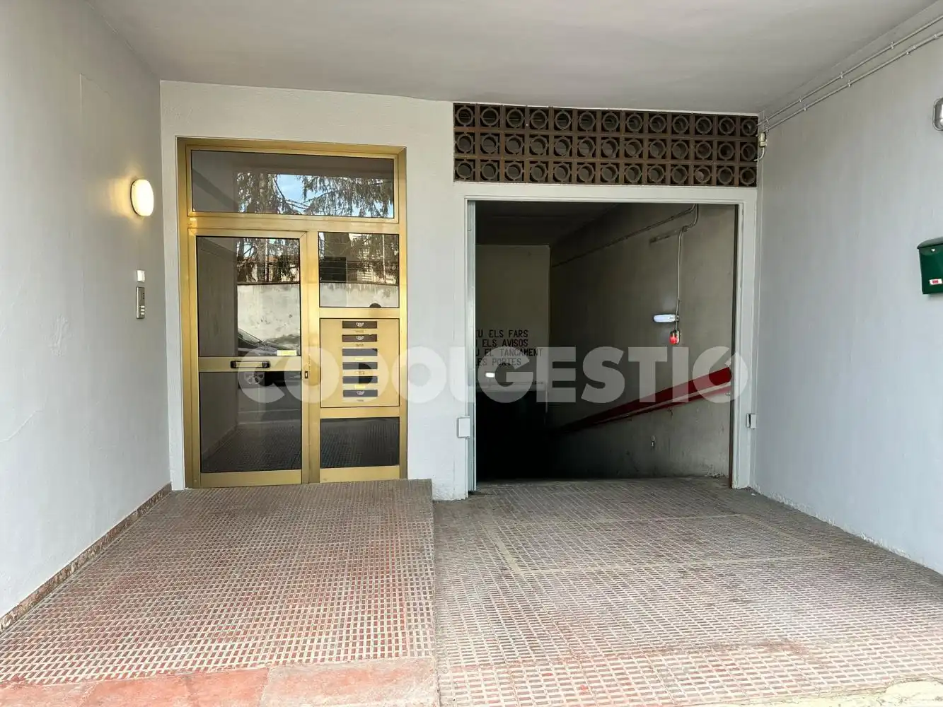 Garage for sale in Vic