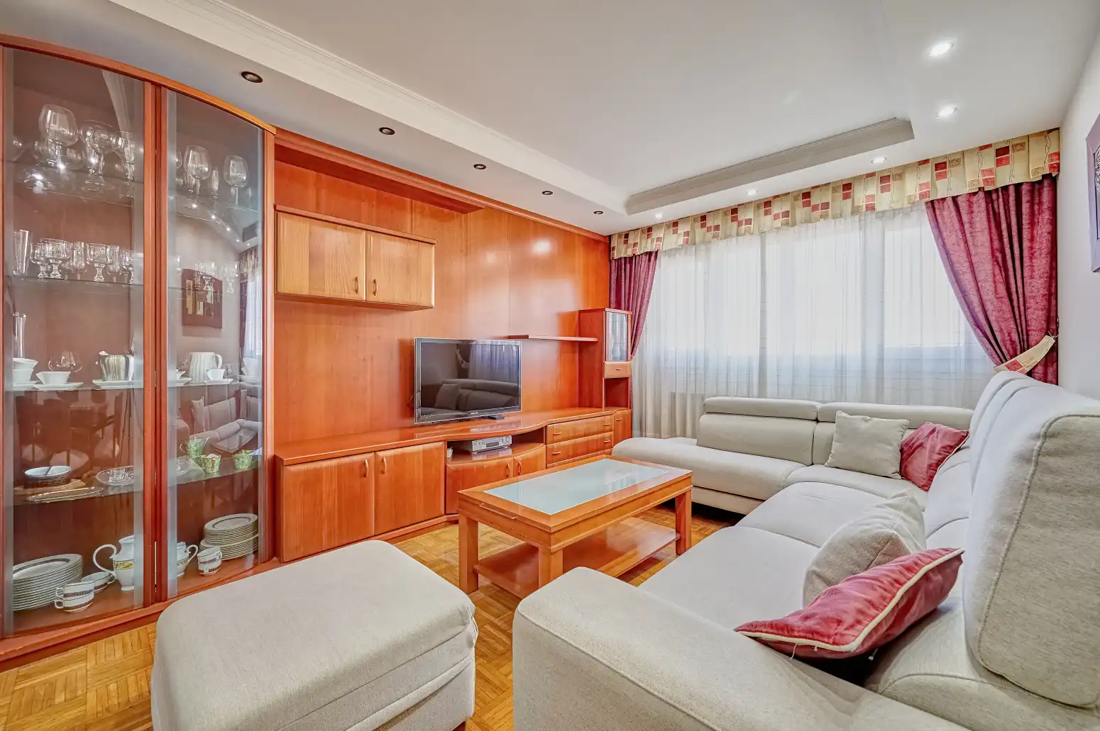 Sala de estar de Piso en venta en Ansoáin / Antsoain con Calefacción, Parquet y Trastero