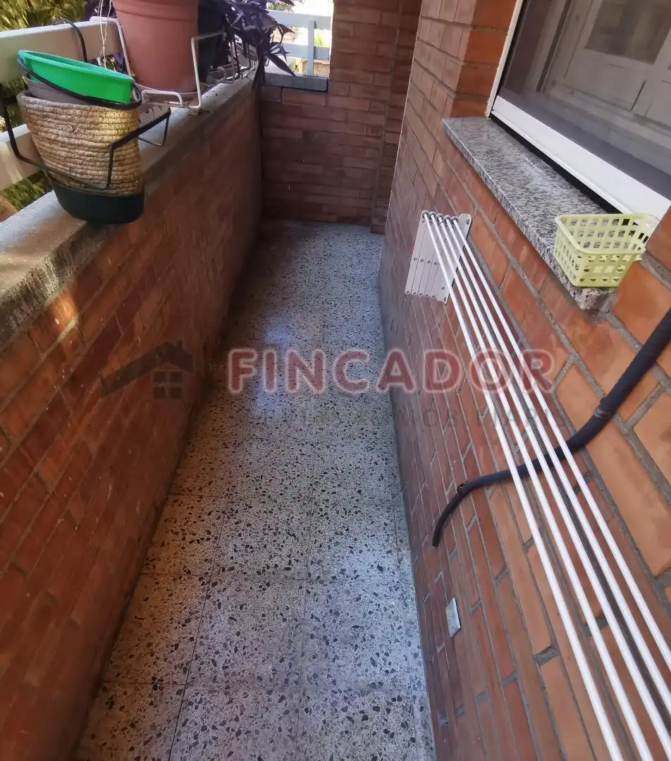 Piso en venta en Cornellà de Llobregat con Calefacción, Parquet y Balcón