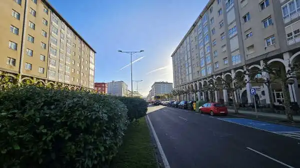 Vista exterior de Local en venda en Ferrol amb Aire condicionat