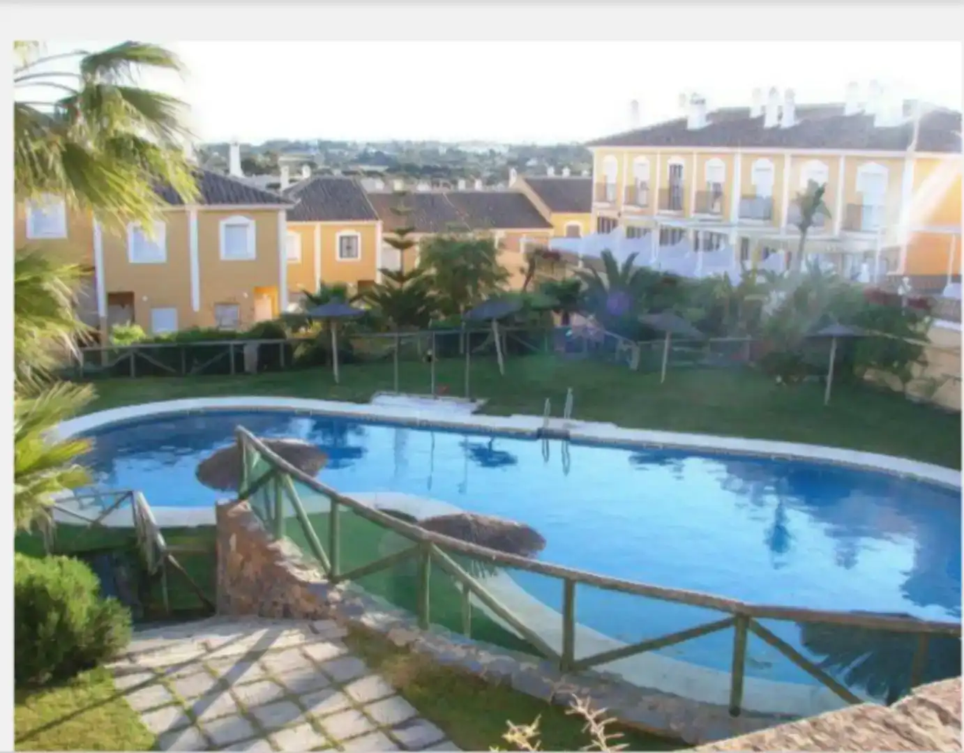 Vista exterior de Casa o xalet de lloguer en Islantilla amb Aire condicionat i Balcó