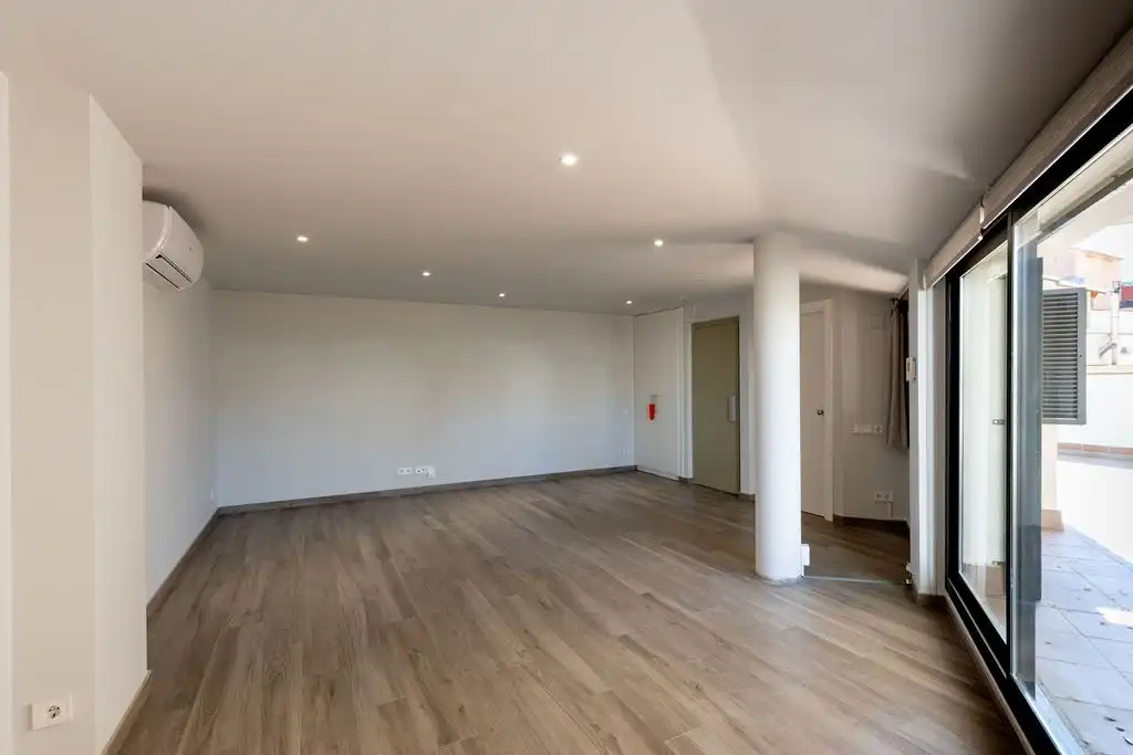 Wohnung zum Verkauf in Arenys de Mar mit Klimaanlage, Terrasse und Abstellraum