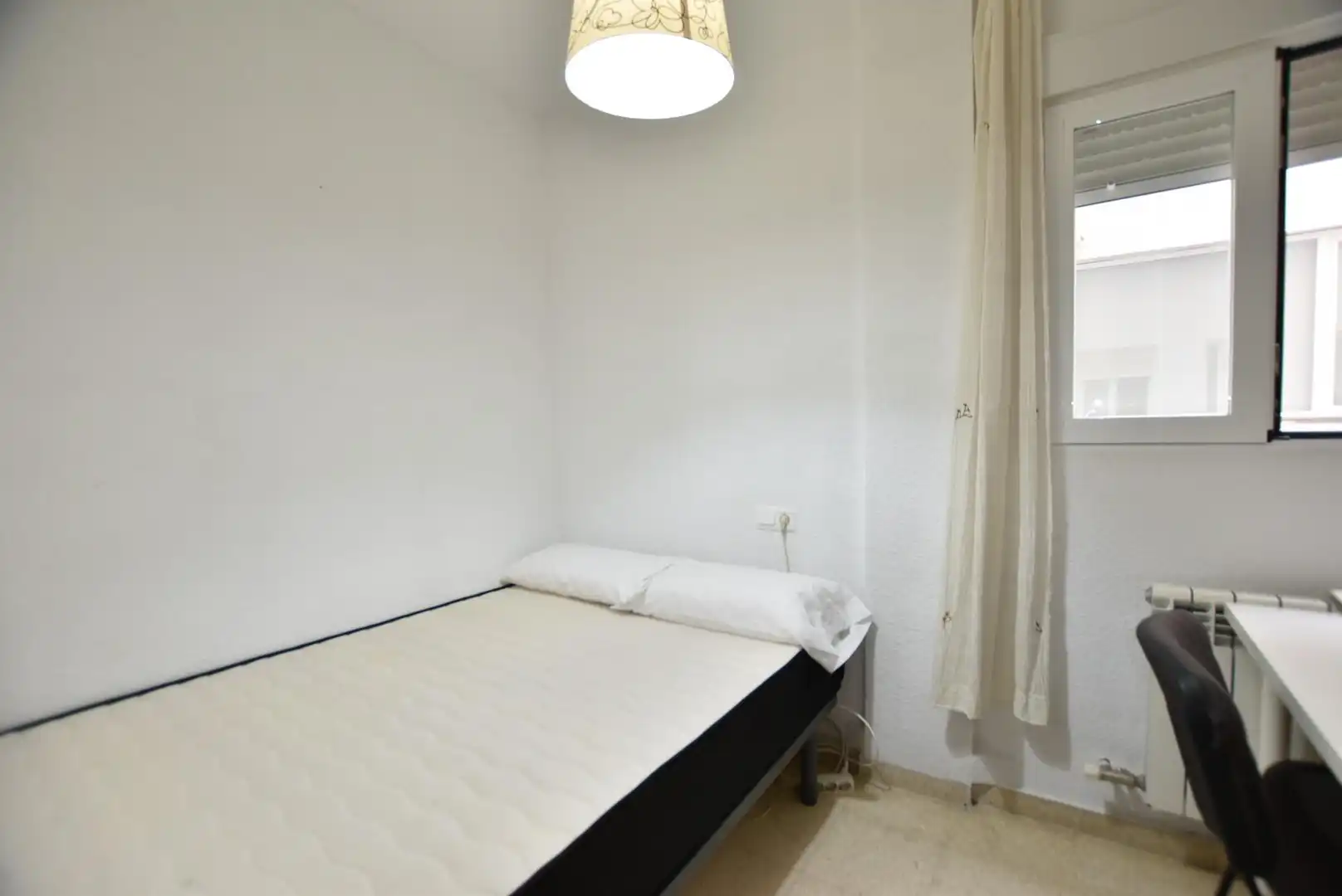 Bedroom of Flat for rent in Granada  with Heating, Furnished and Balcony